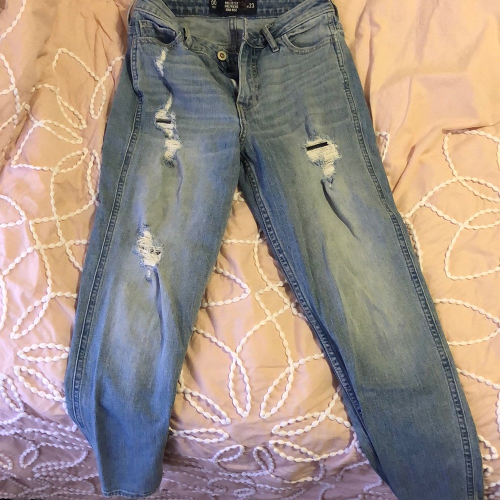 Hollister Girlfriend High Rise Jeans